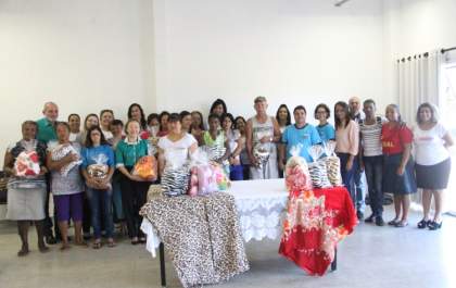 Fundo Social realiza entrega de cobertores da Campanha do Agasalho 2017