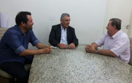 Deputado Eduardo Rocha coloca seu gabinete e o de Simone Tebet à disposição do prefeito Guerreiro