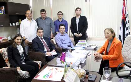 Tamiko recebe visita de juiz da Vara do Trabalho