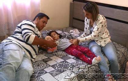 A história de Isabella, criança de Guaraçaí que comoveu famosos e busca tratamento fora do Brasil