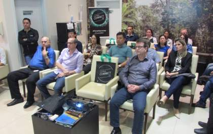 Ópticos de Andradina participam de treinamento no Instituto da Visão