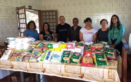 Fundo Social do Governo de Andradina doa alimentos para Recanto do Senhor Jesus