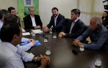 Reinaldo Azambuja flexibiliza recolhimento de ICMS para estimular retomada do crescimento econômico