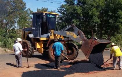 Operação Tapa Buracos atende apelo de moradores do Alvorada