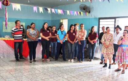 Festa junina do CCI reúne dezenas de idosos e muitas guloseimas