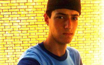 Motociclista de 19 anos bate moto em árvore e morre
