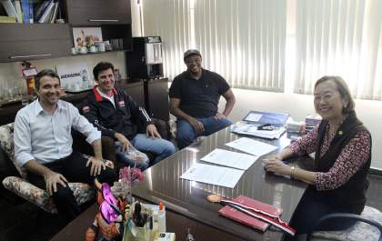 Tamiko renova convênio com o Programa Atleta do Futuro do Sesi
