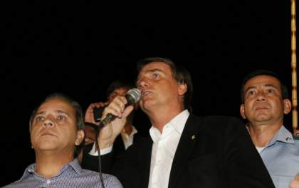 Bolsonaro diz em MS que sem-terra deve ser recebido a bala