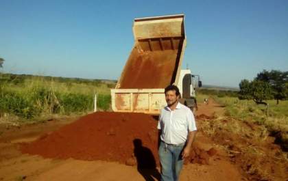 Prefeito Otávio ouve apelos e melhora estradas rurais
