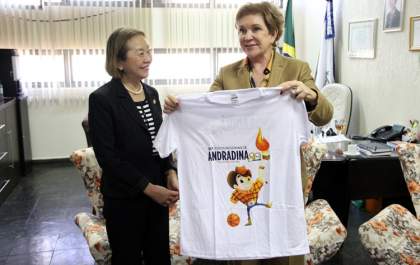 Tamiko recebe visita da senadora Marta Suplicy