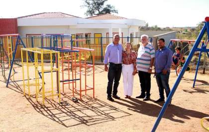 Tamiko visita novo playground do Quinta dos Castanheiras