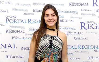 Jovem cantora e compositora Rafaela Bordini é promessa na música sertaneja
