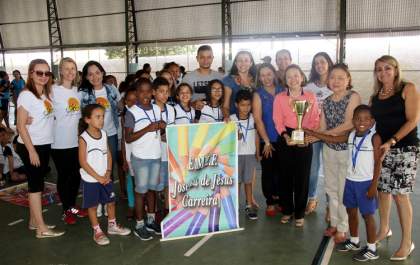 Caema é encerrado com premiação a atletas em Andradina