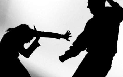 Mulher é agredida com panela de pressão pelo marido e vai parar no Pronto Socorro