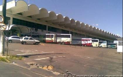 Vendedor é detido após se masturbar dentro de ônibus