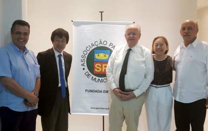 Tamiko conhece nova Casa dos Municípios na APM