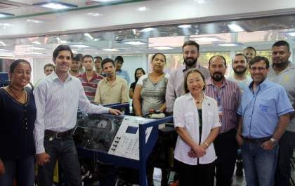 Tamiko participa de aula inaugural de novos cursos de mecânico e eletricista de automóveis