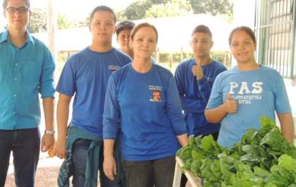 Adolescentes cumprem atividades diárias no projeto da Prefeitura