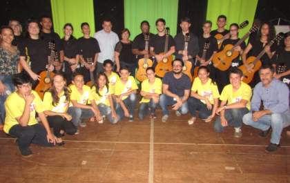 Espetáculo “Entre Cordas” revela talentos do projeto Guri