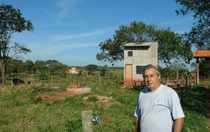 Energia solar economizou   70% dos custos de bomba d’água nesse sítio