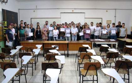 Governo de Andradina entrega certificados