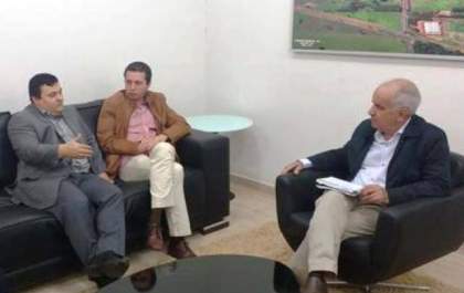 Deputado Fausto Pinato é recebido pelo prefeito João e promete uma ambulância