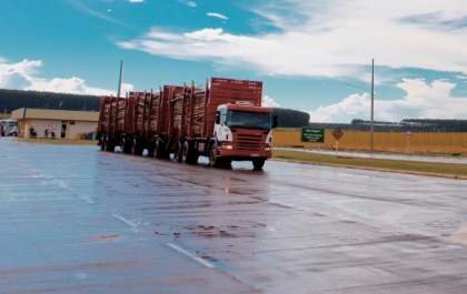 Fibria implanta conceito de “fábrica do futuro” para rastreamento de transporte de madeira