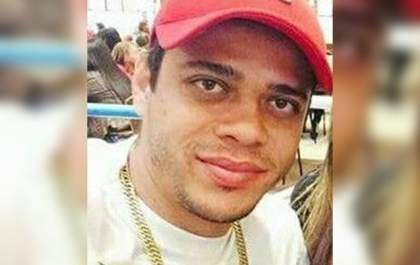 De dentro do presídio Robinho monitorava namorada 24 horas por dia