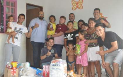Voluntários se unem pelo WhatsApp para ajudar família que veio de Corumbá à procura de emprego em TL