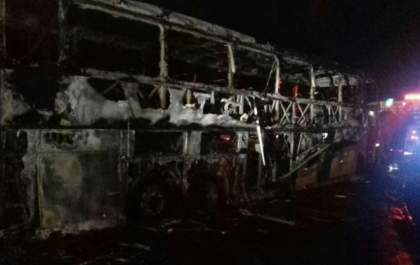 Ônibus moradores de Panorama em excursão para Camboriú pega fogo na BR-376, em Ponta Grossa