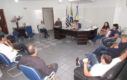 Prefeitura de Castilho altera jornada de trabalho para reduzir gastos