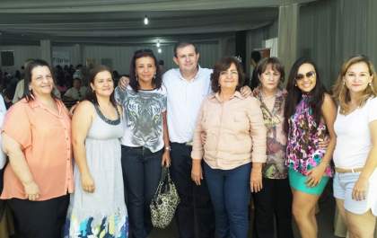Eduardo Rocha garante veículo para Rede Feminina
