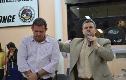 Eduardo Rocha anuncia emenda de R$ 100 mil para projeto da igreja Nazareno