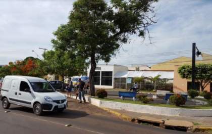 SEMEA remove e substitui árvores condenadas no Jardim Oiti e no Centro de Três Lagoas