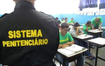 Quase dois mil detentos fazem prova do Encceja neste domingo em MS