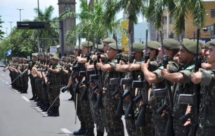 3ª Bateria de Artilharia Antiaérea realiza solenidade em comemoração ao Dia da Bandeira