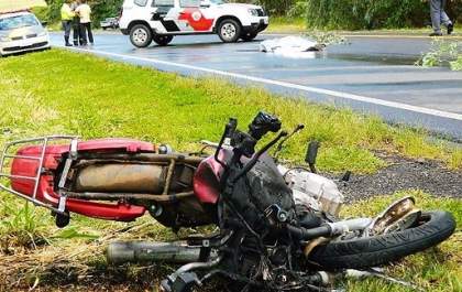 Acidente entre carro e moto entre Irapuru e Pacaembu deixa vítima fatal