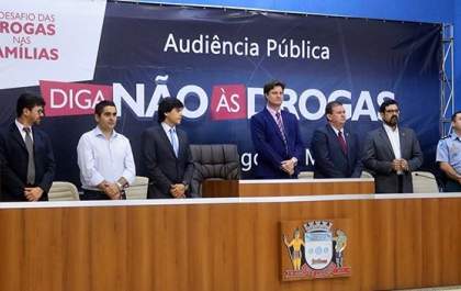Câmara assina documento para   viabilizar a criação de projeto de combate às drogas