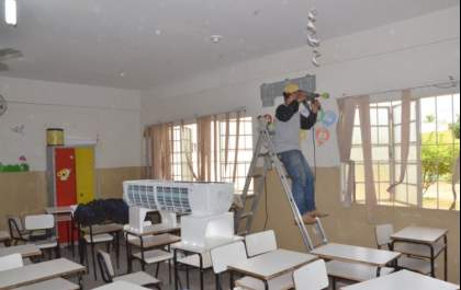 Salas de aula das Escolas Municipais de Três Lagoas começam a receber aparelhos de ar condicionado