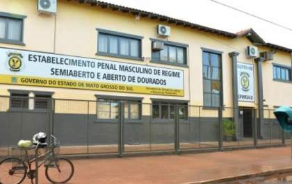Cinco detentos fugiram nesta madrugada de presídio semiaberto