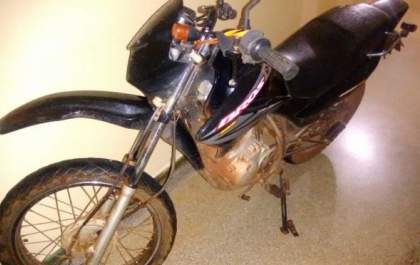 Polícia Militar prende suspeito por furto de motocicleta em Selvíria