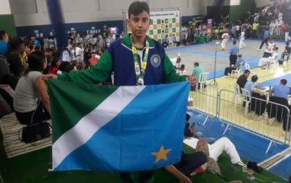 Jovem três-lagoense conquista   medalha de ouro na Copa do Brasil de Taekwondo realizada em Brasília