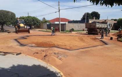 Tubulação é reinstalada e trecho da Manoel Jorge volta à normalidade