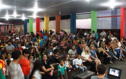 Alunos do Maria Vera fazem exposição de trabalhos e telas