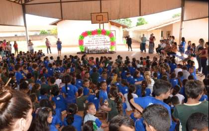 Escola de Três Lagoas promove Natal solidário e arrecada 31 cestas de alimentos