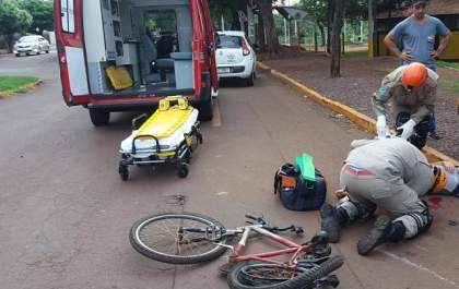 Garoto de 11 anos é atropelado por carreta quando seguia para a escola