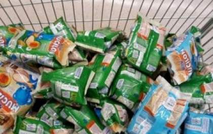 Operação flagra mais de 500 produtos vencidos à venda em supermercado