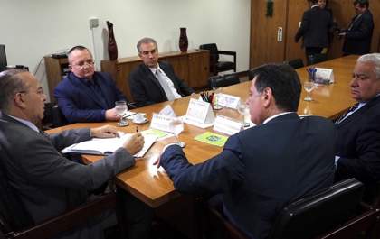 Azambuja se reúne com Eliseu Padilha e cobra R$ 125 milhões para MS