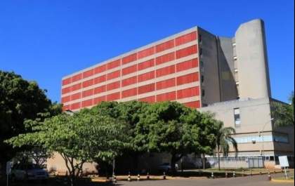 Paciente do interior cai da maca do Hospital e morre