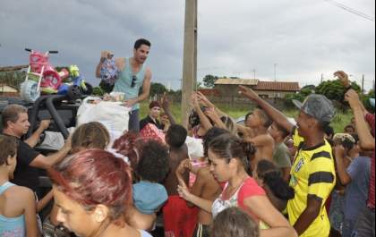 Doação de presentes irá alegrar Natal de crianças carentes
